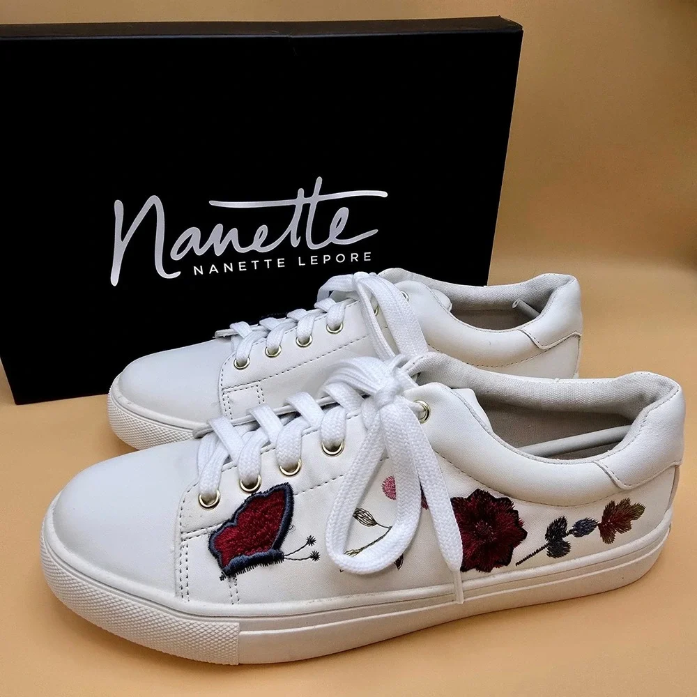 Nanette Lepore Wildflower‎ Sneakers Womens 8M White Embroidered Floral Butterfly